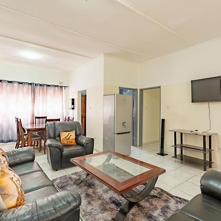 Wood Road Guest Lodge Air Terjun Victoria Bagian luar foto
