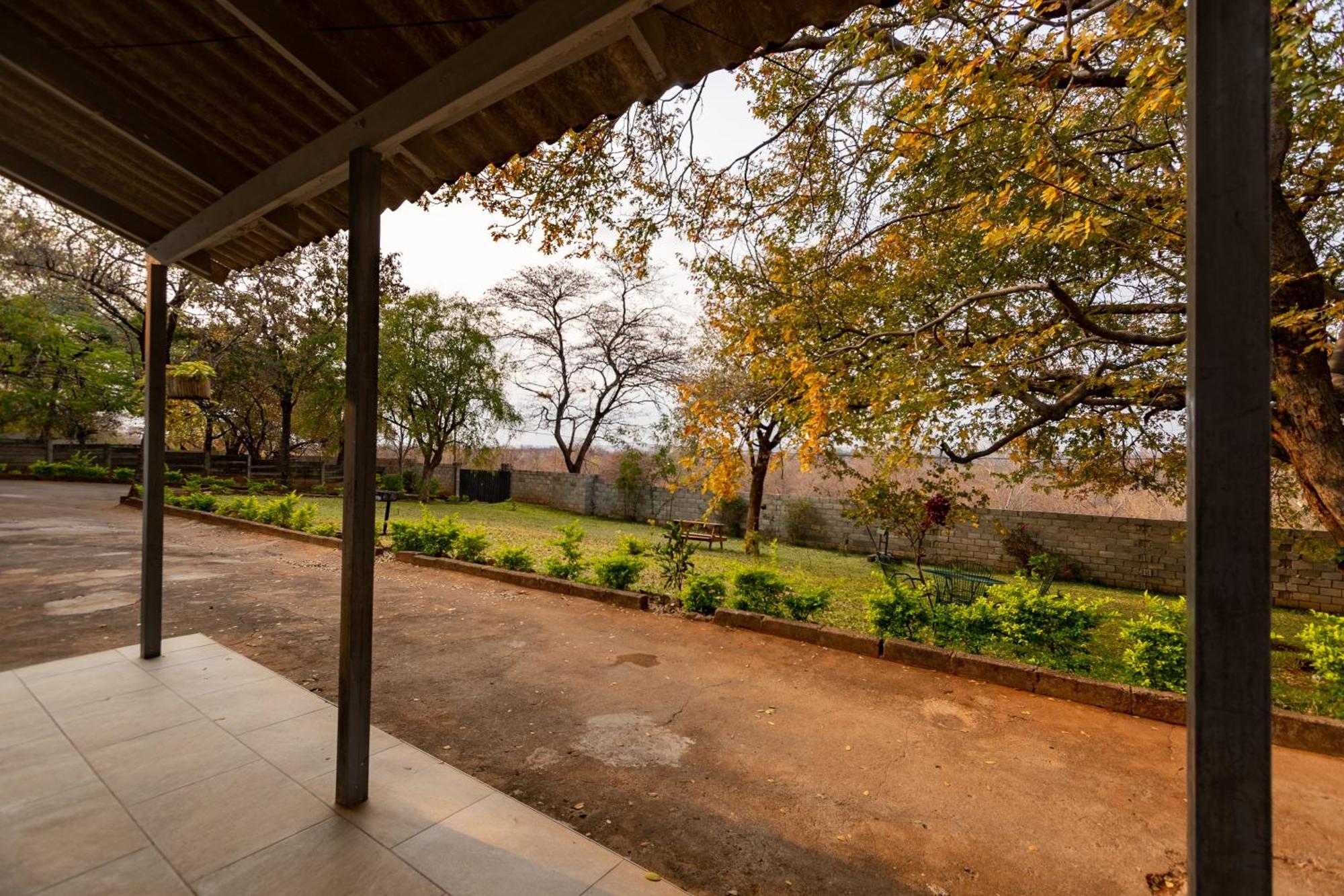 Wood Road Guest Lodge Air Terjun Victoria Bagian luar foto